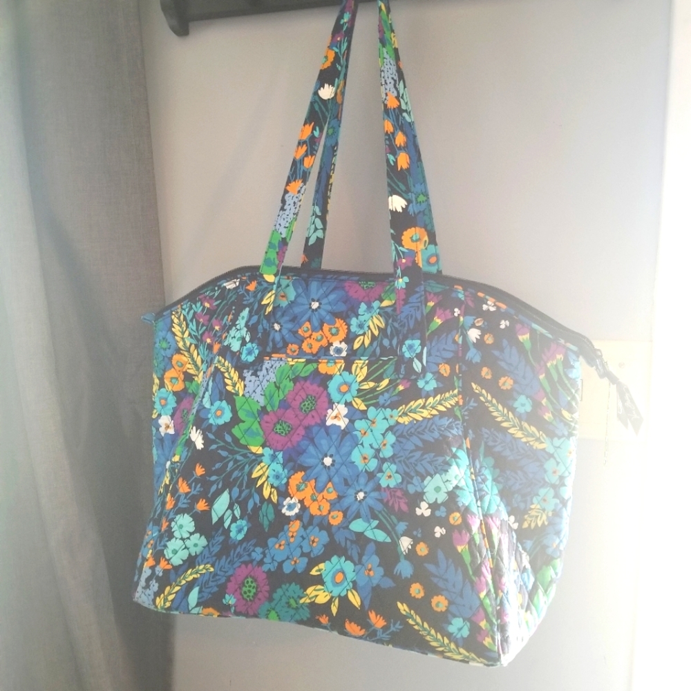 🦚Retired XL Vera Bradley Tote Rare